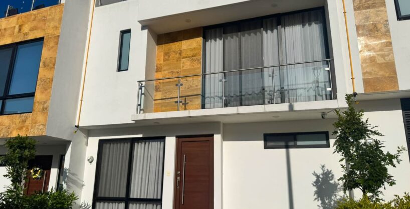 Casa amueblada en renta en Zibatá de 4 recámaras 3 casa amueblada renta Zibatá